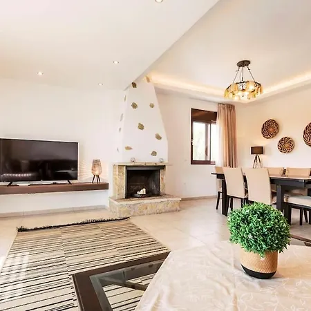 Villa Maribia With Private Pool Gennadi