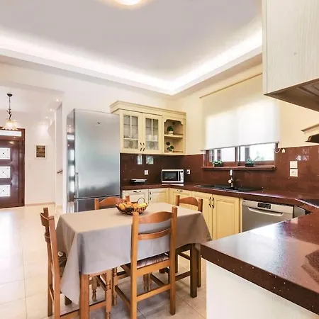 Maribia With Private Pool וילה