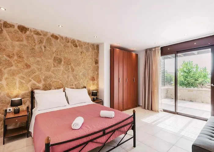 Maribia With Private Pool Villa *